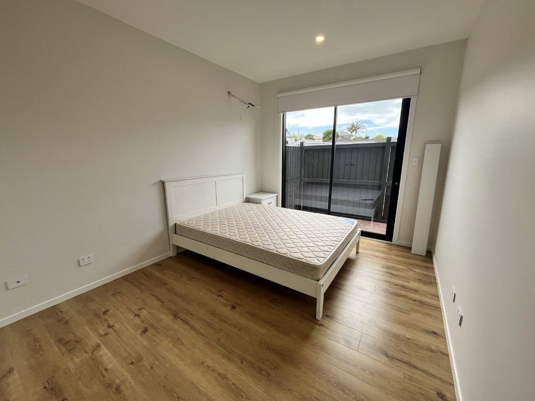 41 Spencer Road, Oteha, Auckland - Carousel 2
