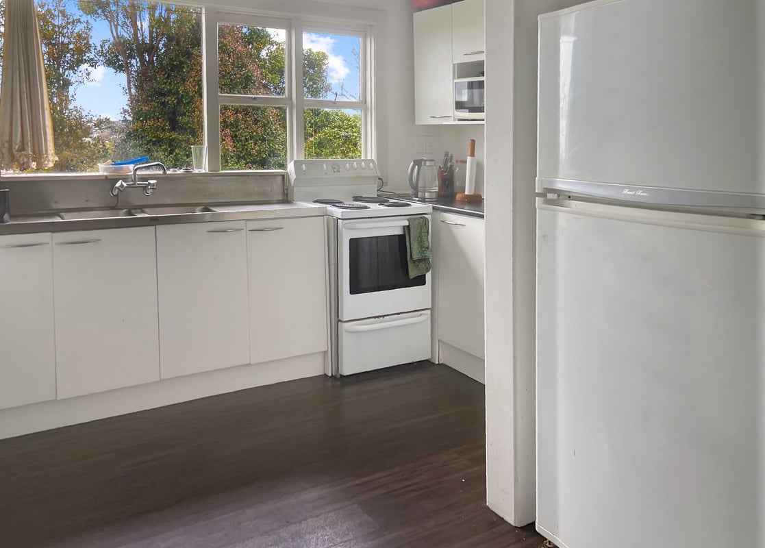53 Target Road, Totara Vale, Auckland - Carousel 2