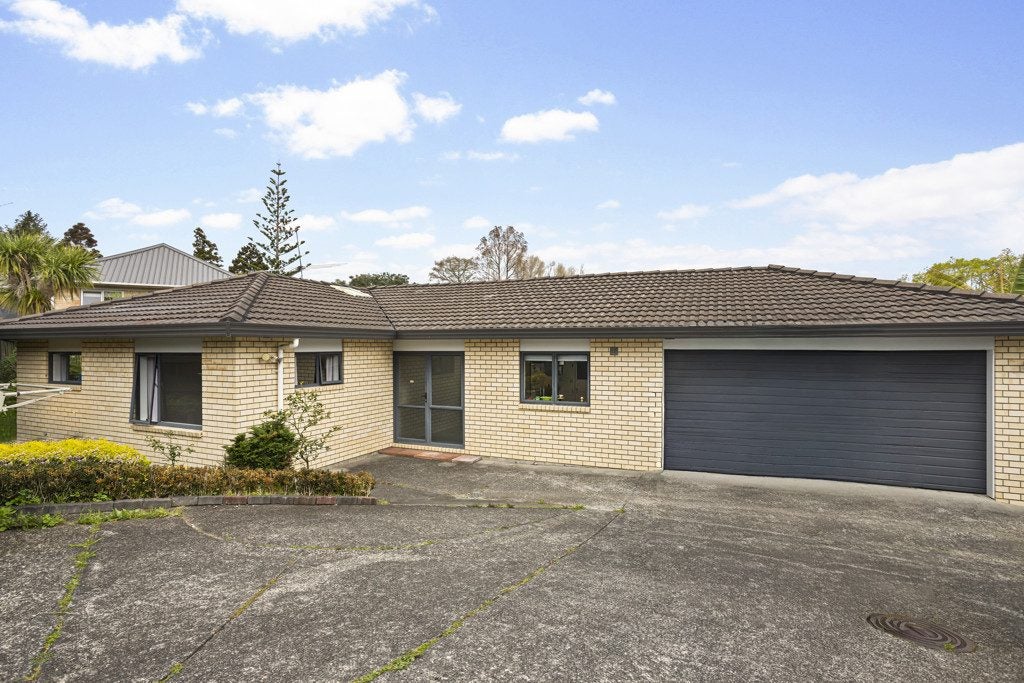 24A Fruitvale Road, New Lynn, Auckland - Carousel 1