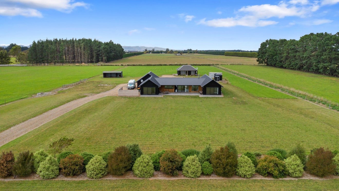 1023B Newtons Road, Christchurch - Carousel 1