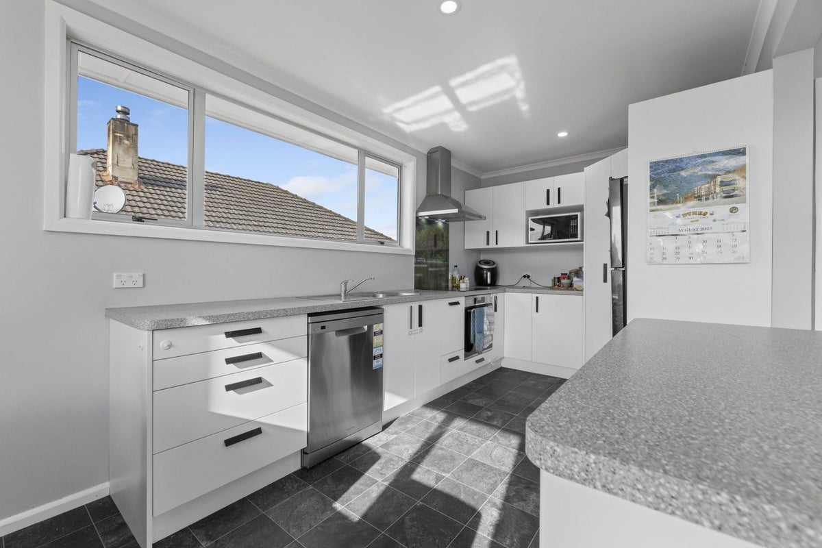 3 Raglan Street, Oamaru North, Oamaru - Carousel 2