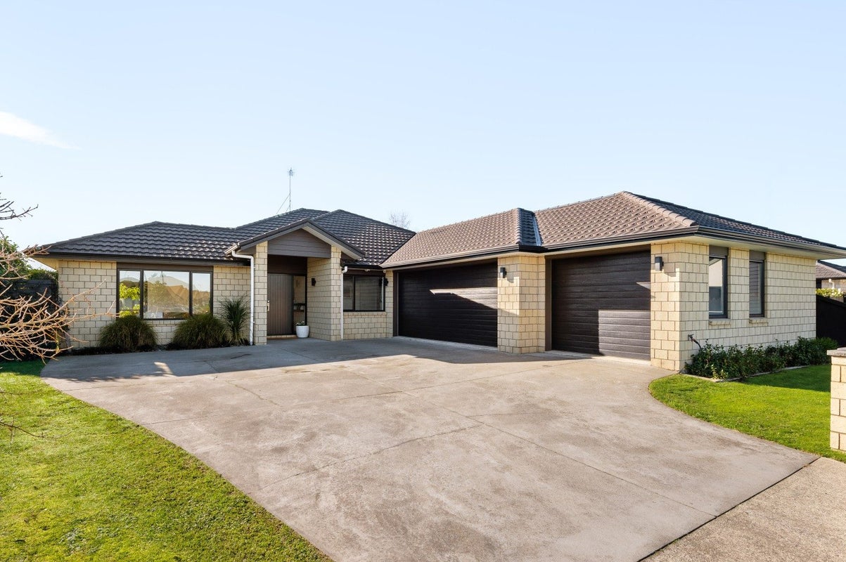 10 Kentwood Place, Flagstaff, Hamilton - Carousel 1