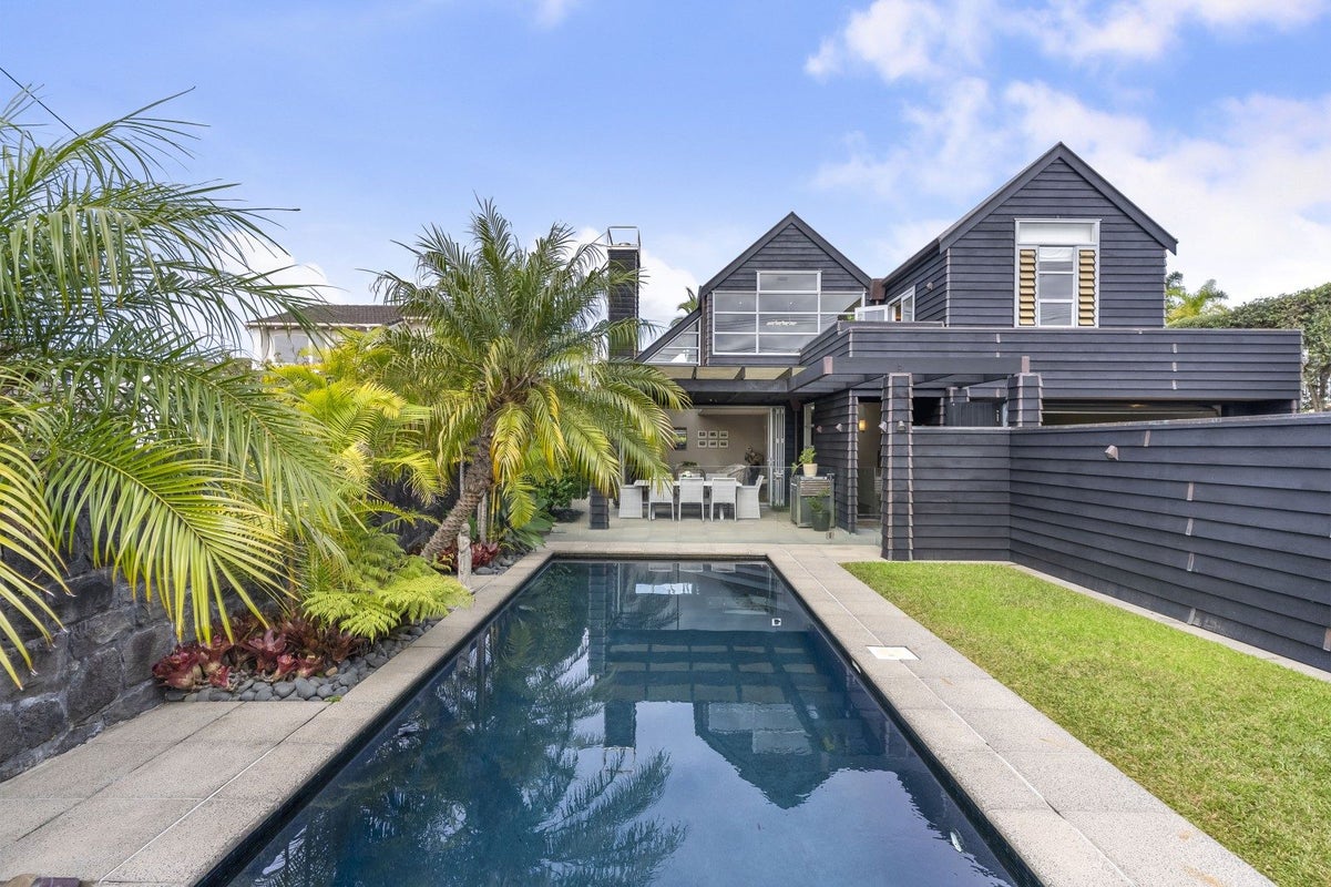 13 Maritime Terrace, Birkenhead, Auckland - Carousel 1