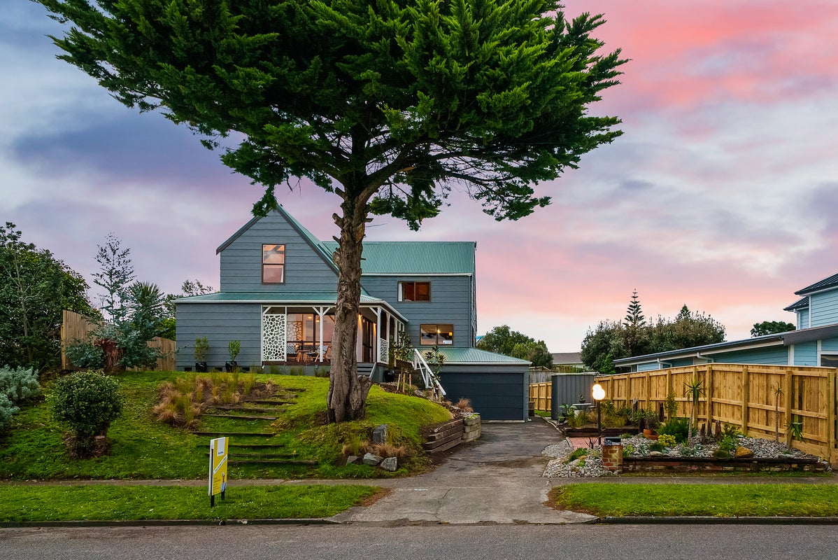 189 Tutere Street, Waikanae Beach, Waikanae - Carousel 2