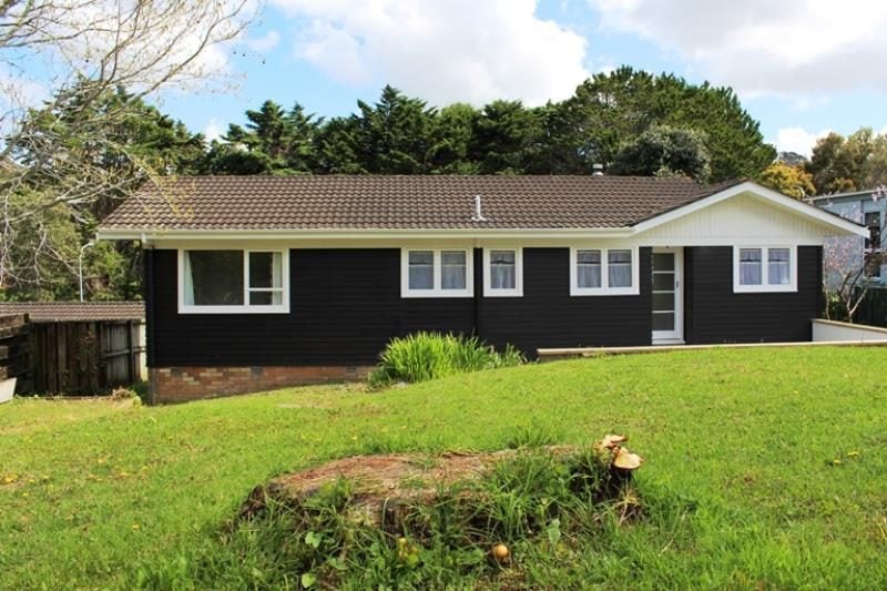 12 Commodore Drive, Lynfield, Auckland - Carousel 2