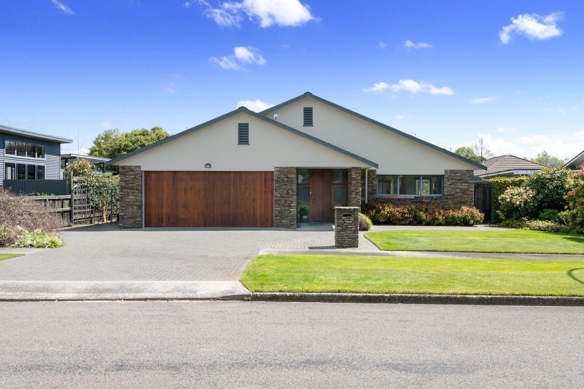 5 McLean Street, Glenholme, Rotorua - Carousel 1