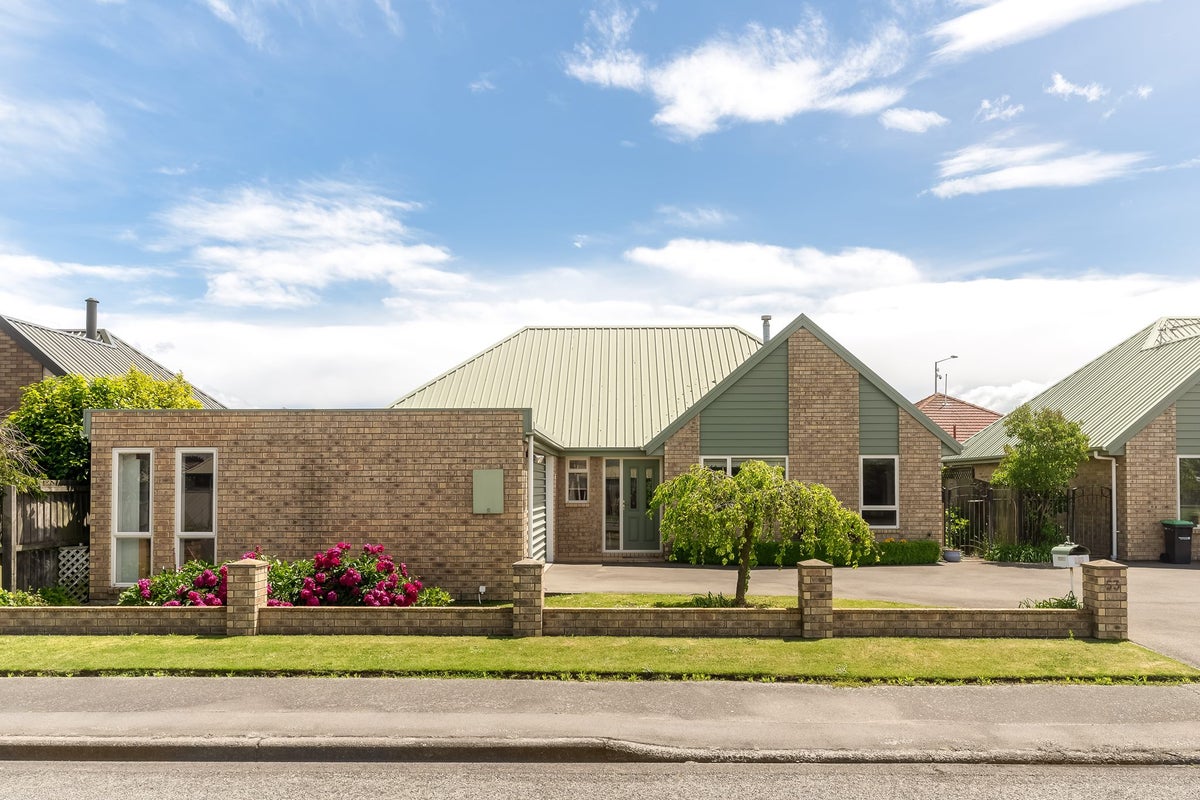53 Skerten Avenue, Hornby, Christchurch - Carousel 2