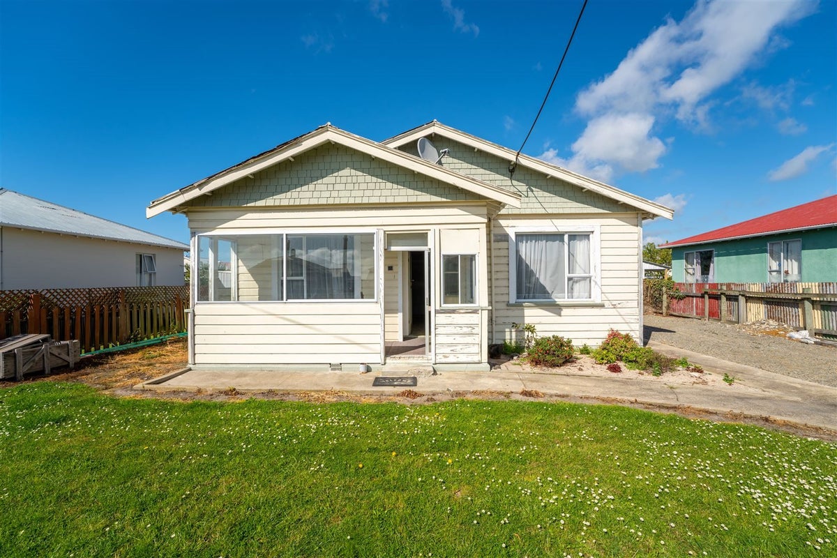 15 Lynn Street, Oamaru North, Oamaru - Carousel 1