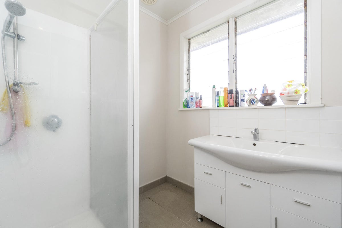 35 Barbary Avenue, Kelston, Auckland - Carousel 13