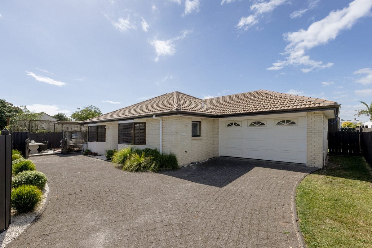 22B Sunrise Avenue, Mount Maunganui, Mount Maunganui - Carousel 1