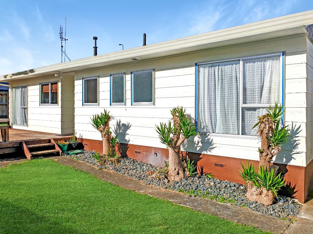 40 Hinau Street, Forest Lake, Hamilton - Carousel 2