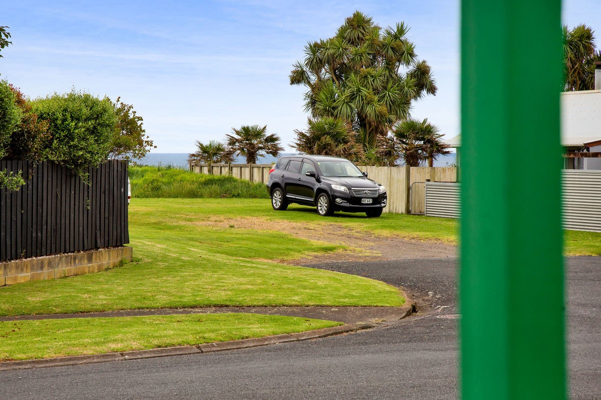 77 Hume Street, Waitara, Waitara - Carousel 1