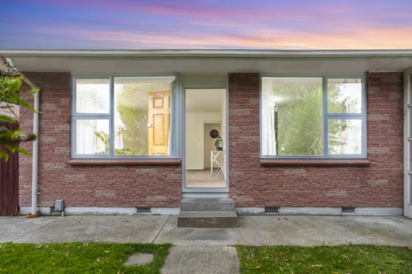 10 Packe Street, Edgeware, Christchurch - Carousel 1