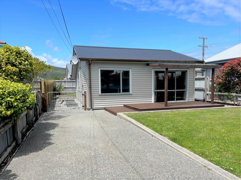 37 Blake Street, Blaketown, Greymouth - Carousel 1