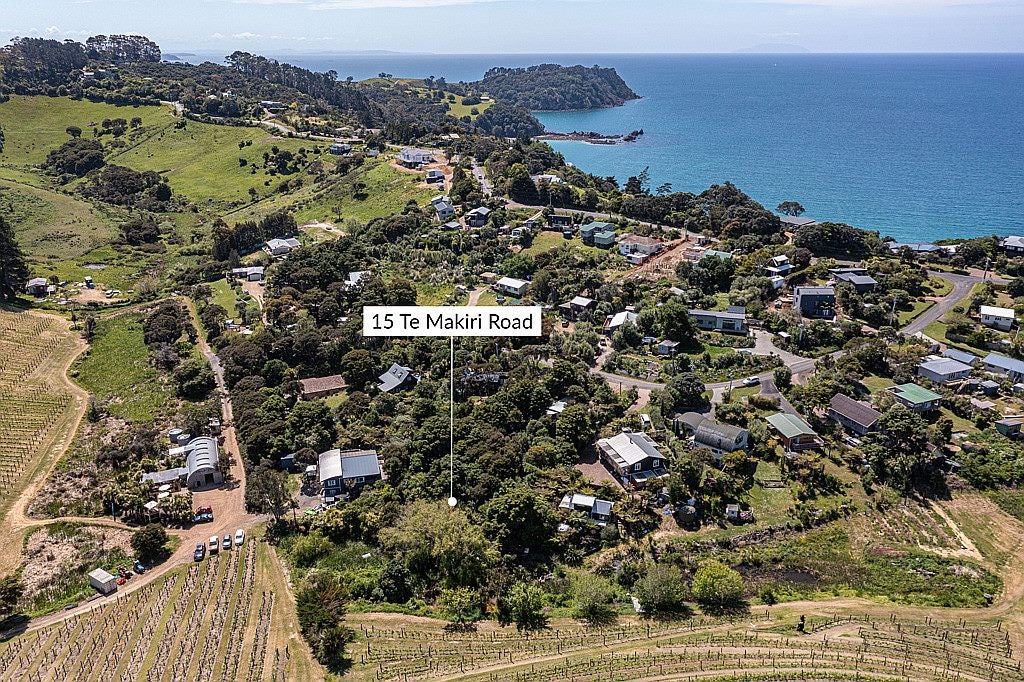 15 Te Makiri Road, Onetangi, Waiheke Island - Carousel 2