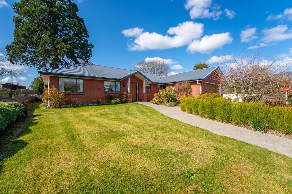 33 Mckenzie Street, Geraldine - Carousel 1