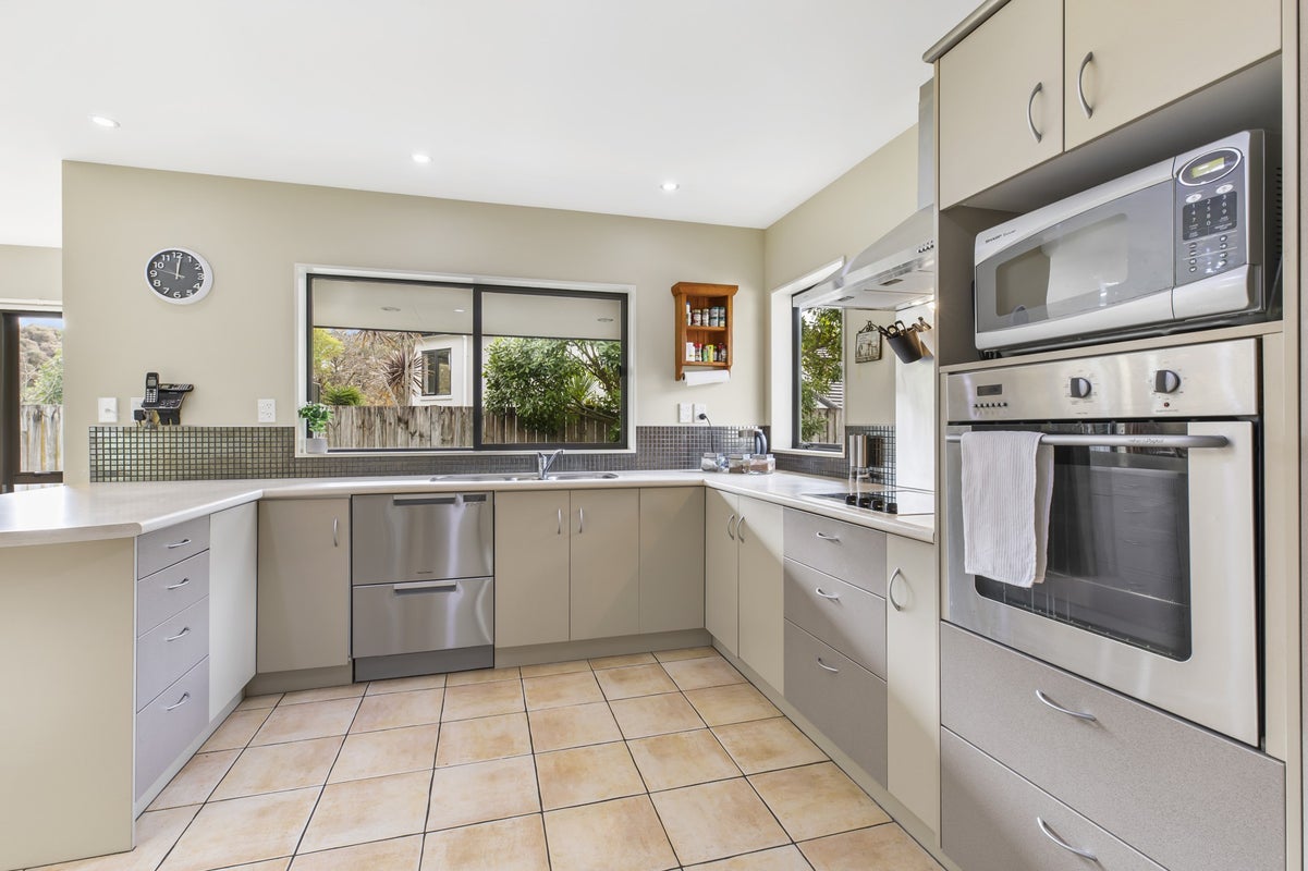 77 Acornia Close, Ohauiti, Tauranga - Carousel 2