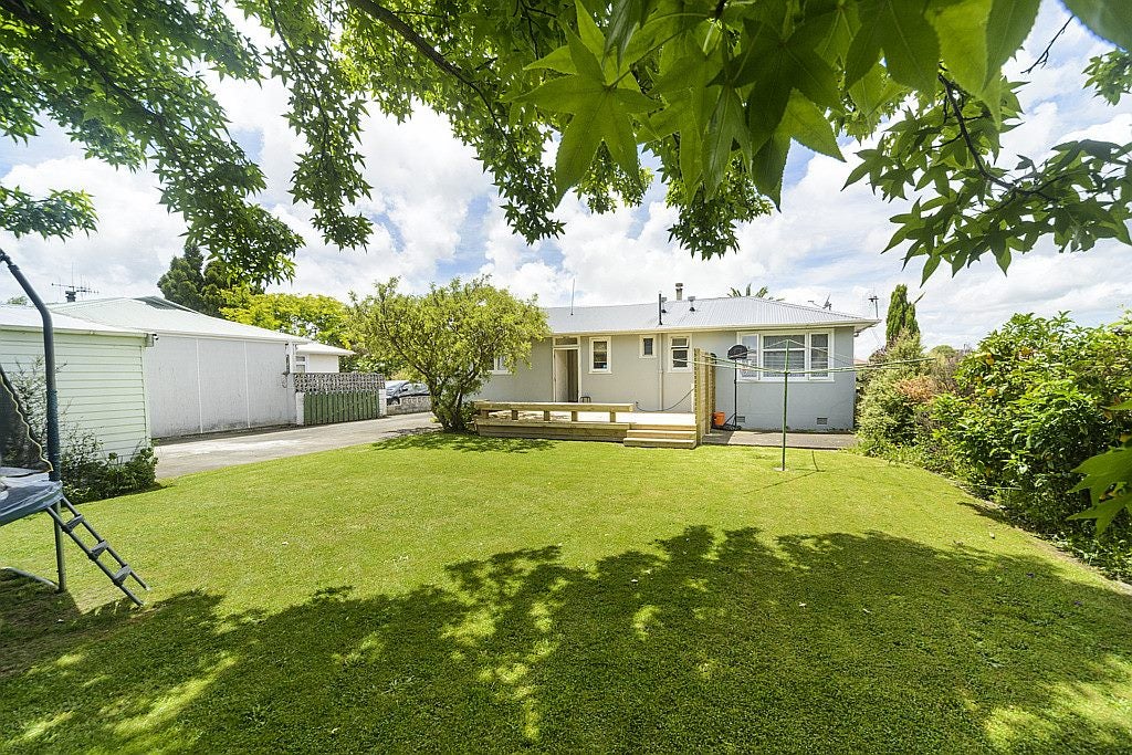 10 Richmond Avenue, Takaro, Palmerston North - Carousel 1
