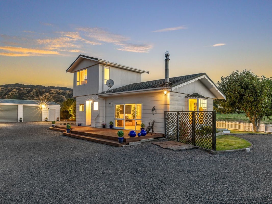 85 Florida Road, Muhunoa East, Levin - Carousel 1