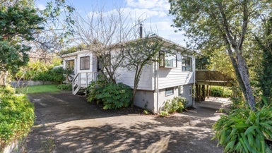 1/6 Surat Place, Glen Eden, Auckland - Carousel 1