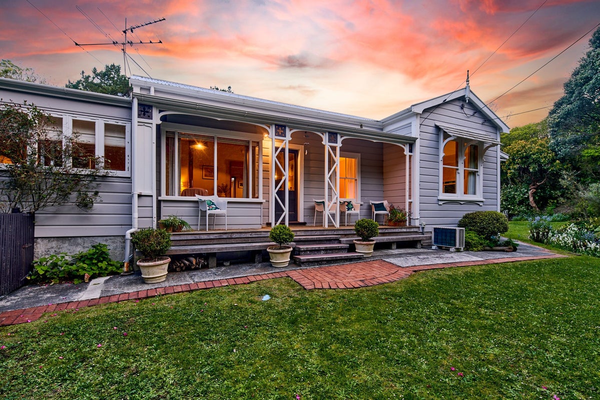 54 Middleton Road, Johnsonville, Wellington - Carousel 2