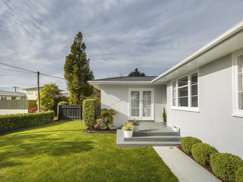 8 Leigh Place, Awapuni, Palmerston North - Carousel 23
