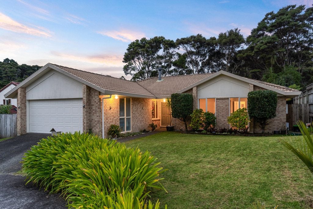 26 Daldys Bush Lane, Bayview, Auckland - Carousel 1