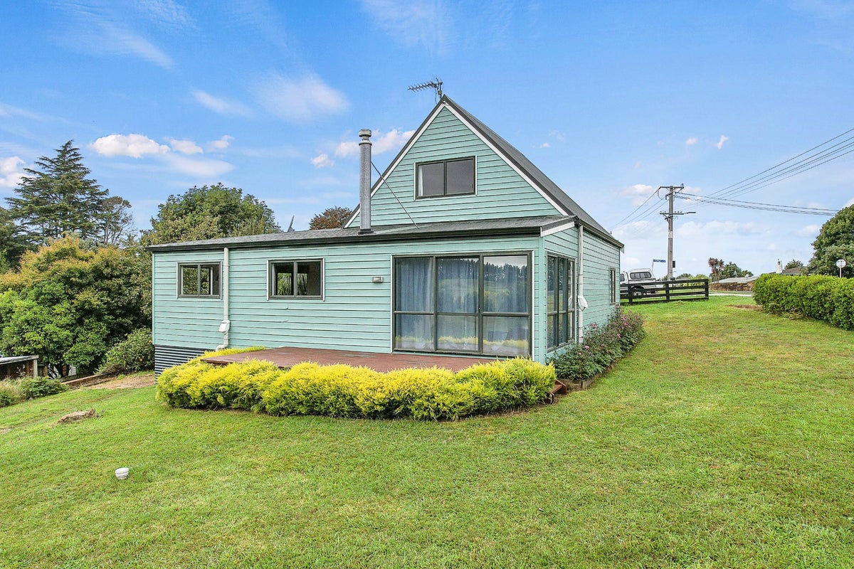 18 Ballance Street, Kihikihi, Te Awamutu - Carousel 1