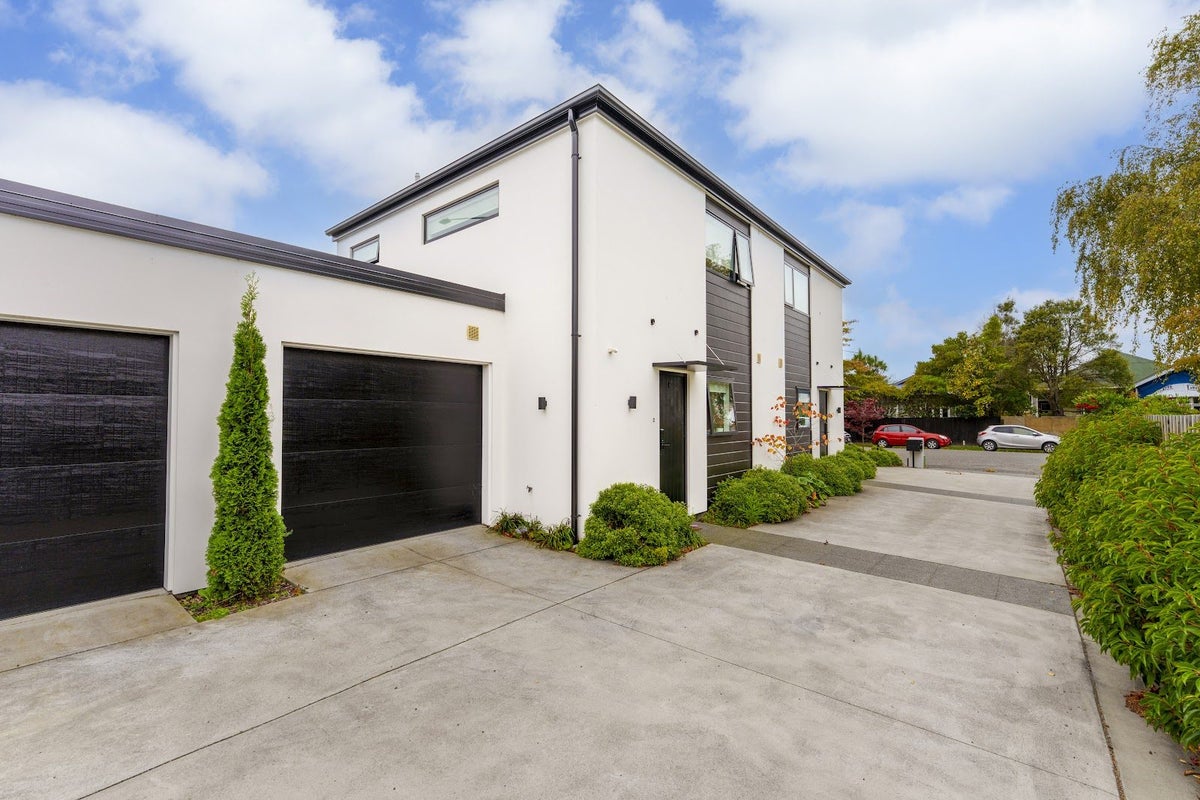 2/57 Woodville Street, Edgeware, Christchurch - Carousel 1
