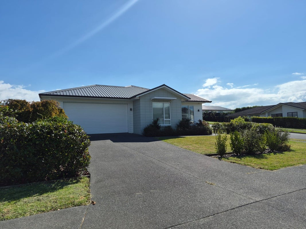 5 Marangai Place, Beachlands, Auckland - Carousel 24