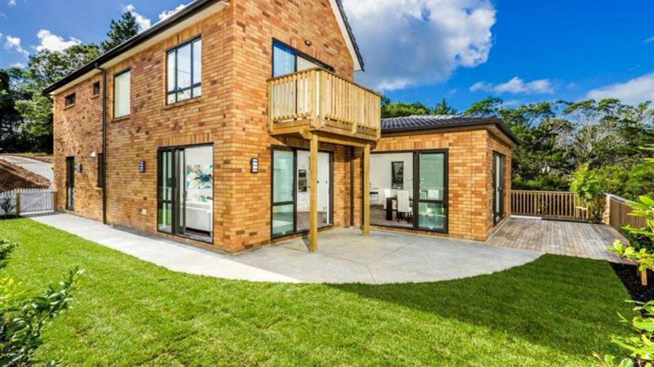 81 Paremoremo Road, Lucas Heights, Auckland - Carousel 1