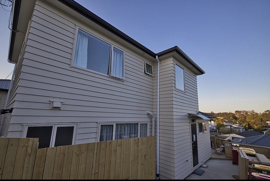33A Cockayne Crescent, Sunnynook, Auckland - Carousel 1