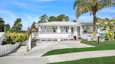 48 Ennis Avenue, Pakuranga Heights, Auckland - Carousel 1