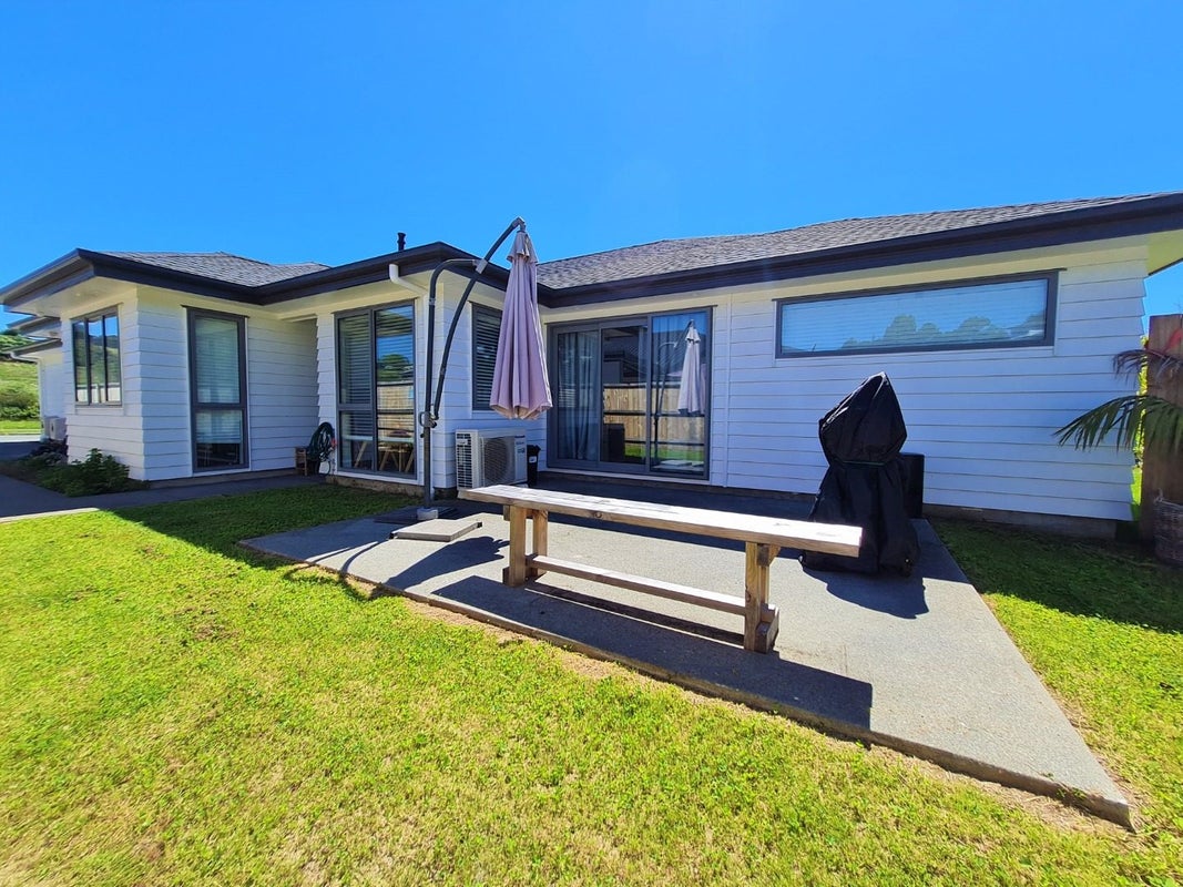 117 Karepiro Drive, Stanmore Bay, Whangaparaoa - Carousel 1