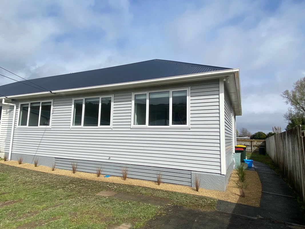32 Strand Crescent, Naenae, Lower Hutt - Carousel 1