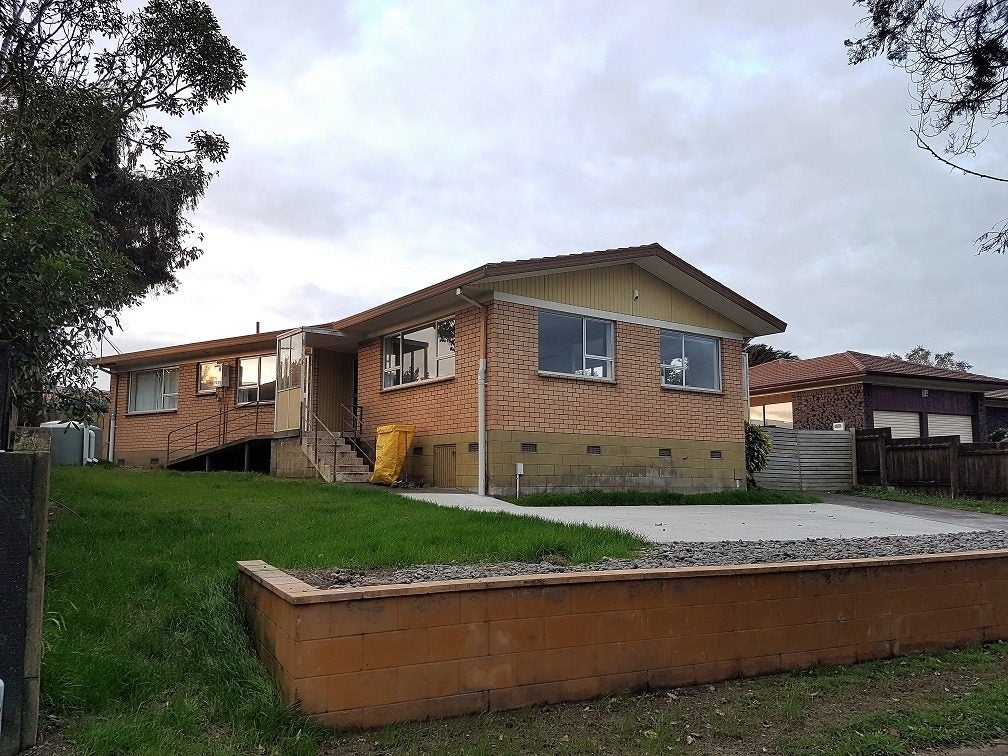 19 Gaylands Place, Opaheke, Papakura - Carousel 1