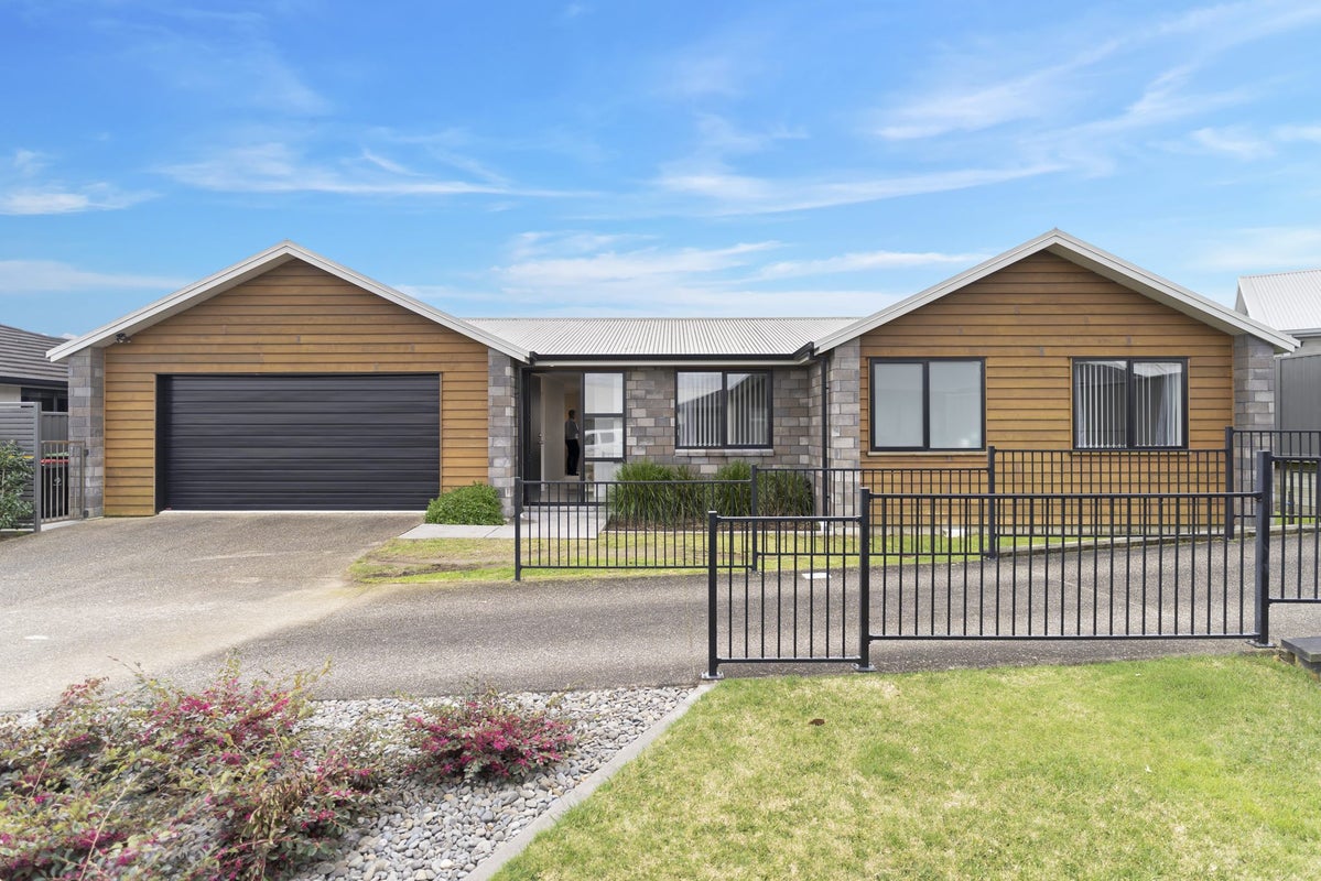 12 Sable Lane, Pyes Pa, Tauranga - Carousel 2