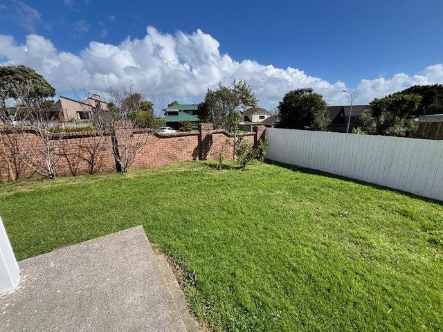 24 Hurstbourn Priors, Goodwood Heights, Auckland - Carousel 50