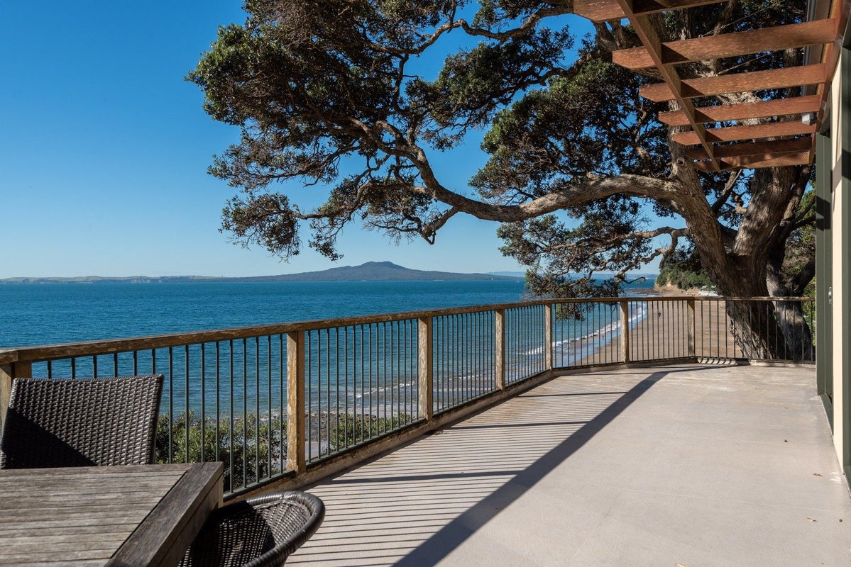 19 View Road, Campbells Bay, Auckland - Carousel 1