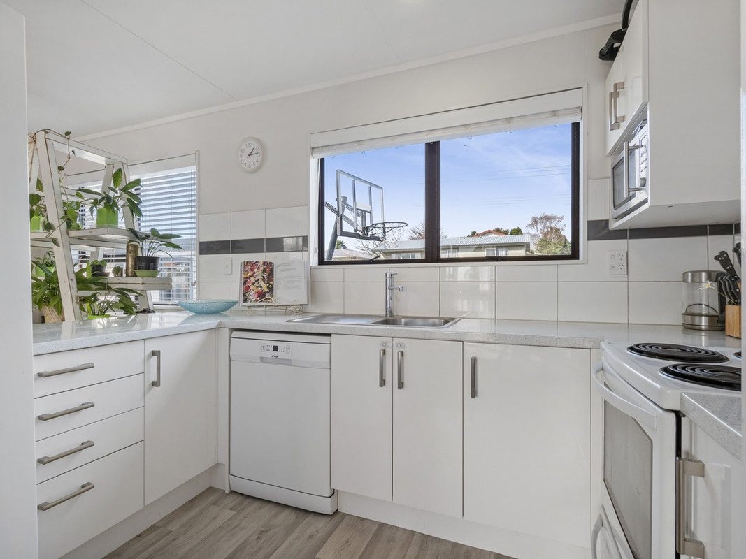 33 Ohauiti Road, Hairini, Tauranga - Carousel 2