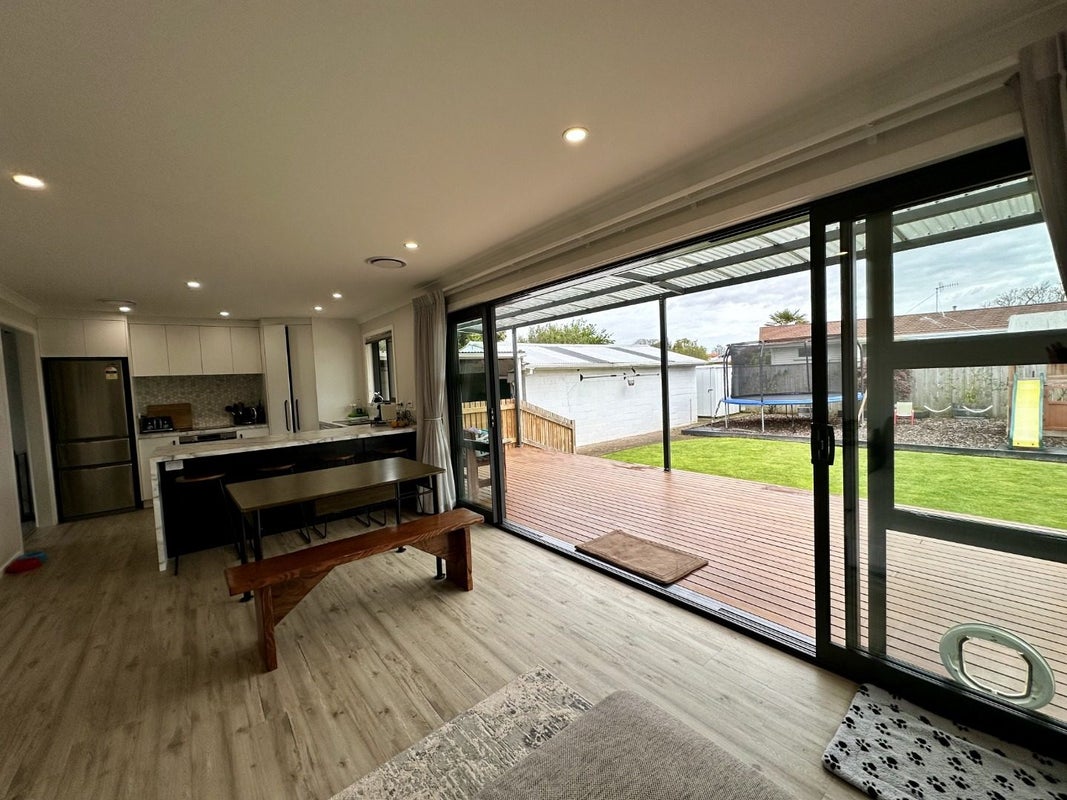 5 Conway Place, Terrace End, Palmerston North - Carousel 2