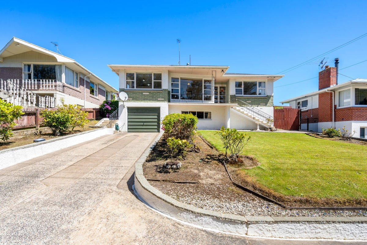 31 Stevenson Road, Concord, Dunedin - Carousel 1
