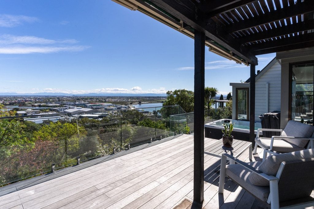 3 Roland Lane, Mount Pleasant, Christchurch - Carousel 2