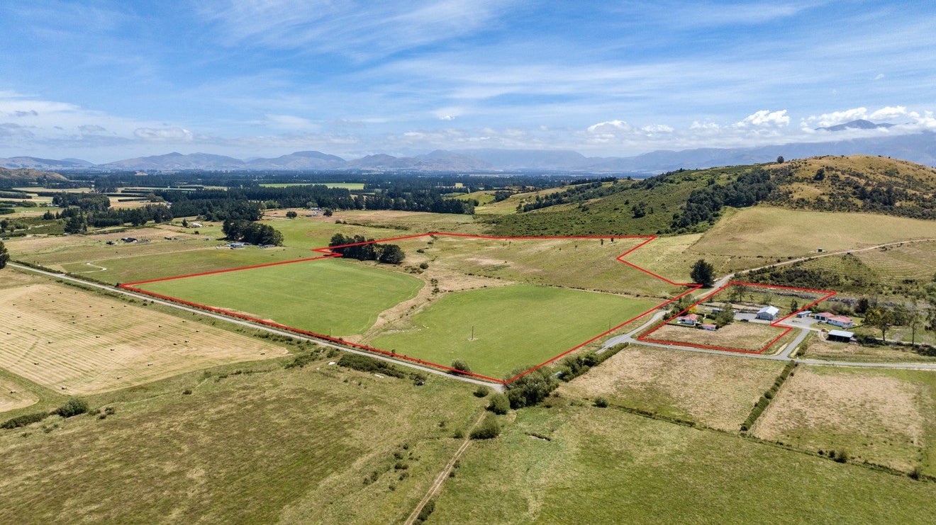 102 Lewis Road, View Hill, Oxford - Carousel 1