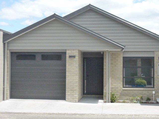 52 Scoria Close, Pyes Pa, Tauranga - Carousel 1