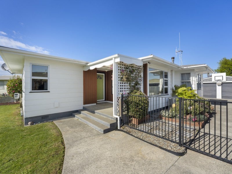 26 Dunk Place, Milson, Palmerston North - Carousel 2