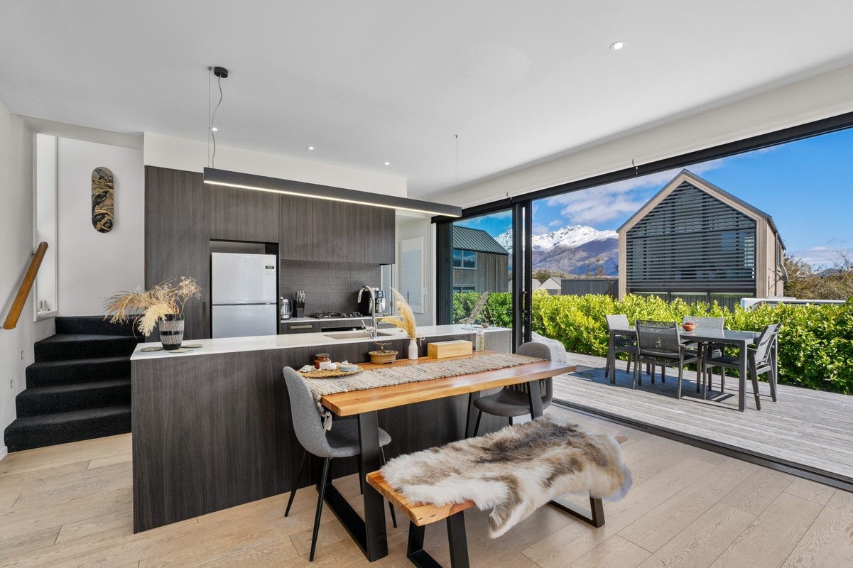 27C Falconer Rise, Jacks Point, Queenstown - Carousel 2