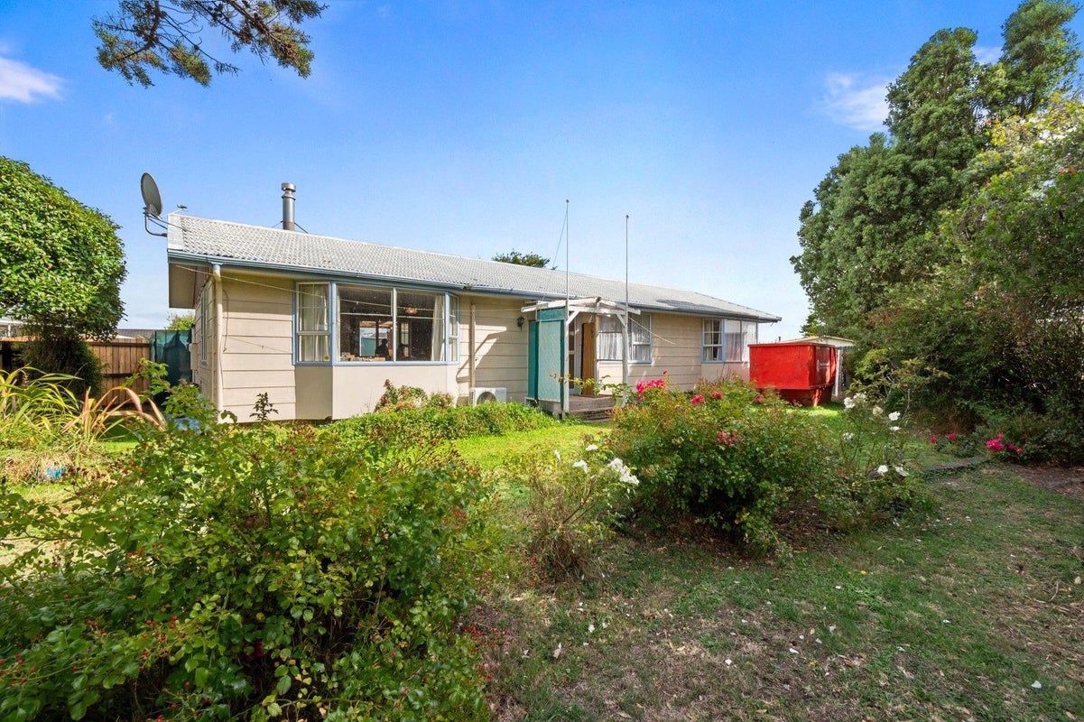 31 Kowhai Street, Tokomaru, Palmerston North - Carousel 2
