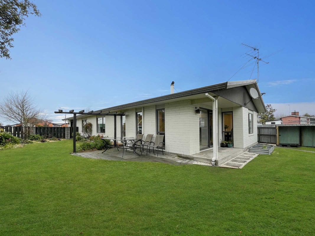 8 Ascot Place, Netherby, Ashburton - Carousel 1