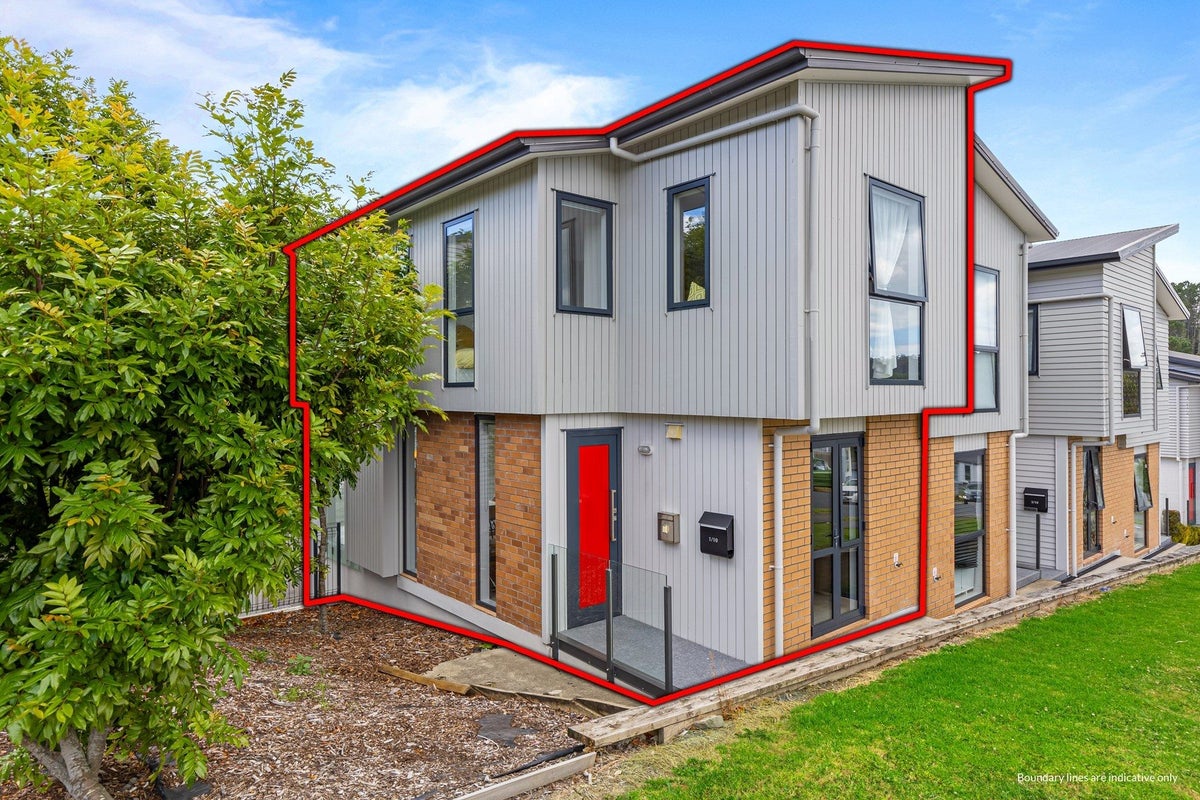 1/10 Silver Moon Road, Albany Heights, Auckland - Carousel 1